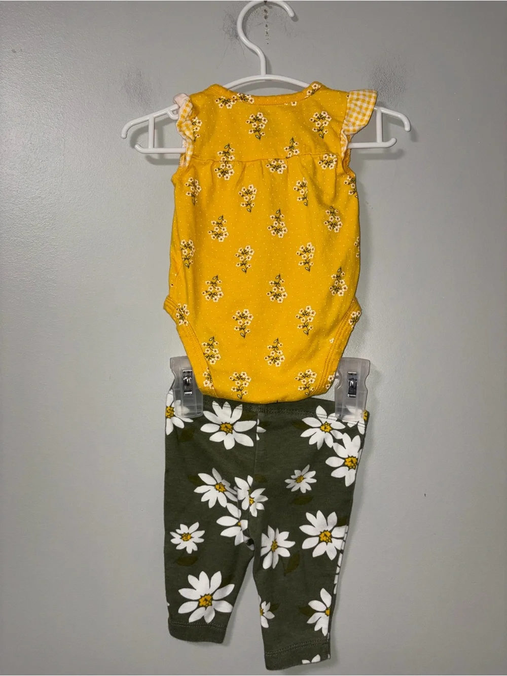 Carters Yellow & Green Daisy Print Outfit Girls 3M